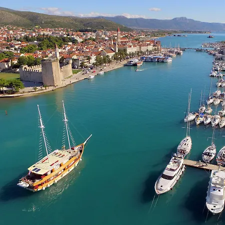 بيت ضيافة Ivanka 3*