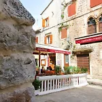 Ivanka Trogir